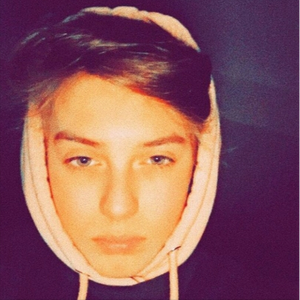 刘太阳裸奶无内衣内裤
