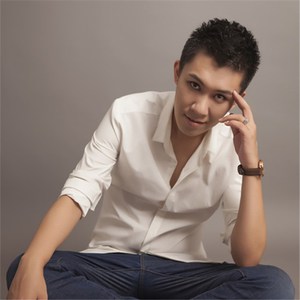 刘太阳裸奶无内衣内裤
